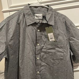 Men’s button up dress shirt